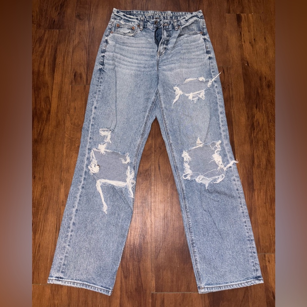 Distressed straight Jeans